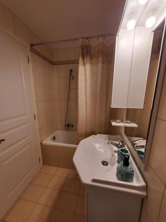 Sior Dionysios Apartment Аргостолион Екстериор снимка